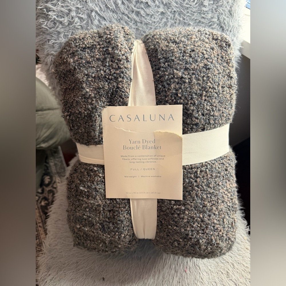 Casaluna Yarn Dyed Bouclé Blanket - Full/Queen